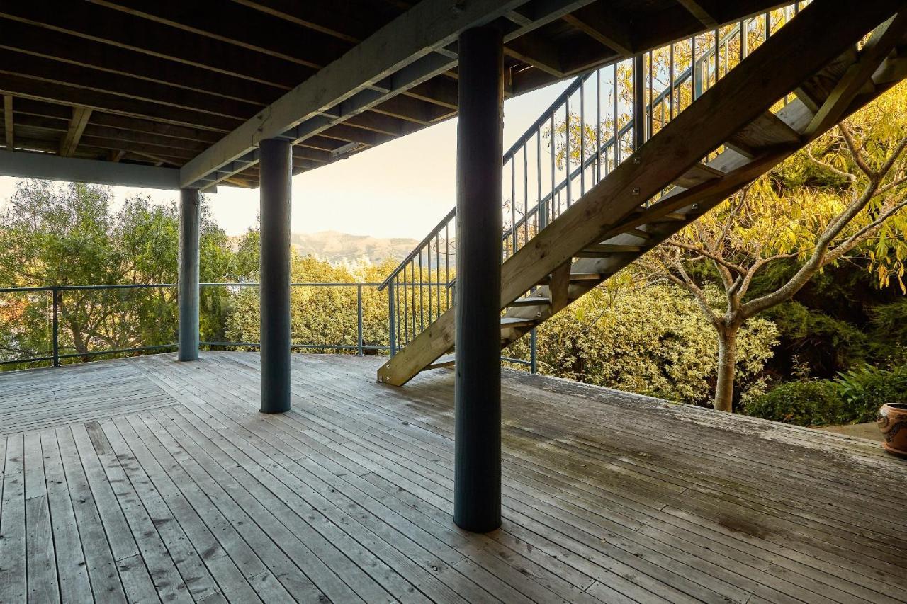 Akaroa Holiday Home Spacious And Quite With Stunning Harbour Views And Close To Town Extérieur photo